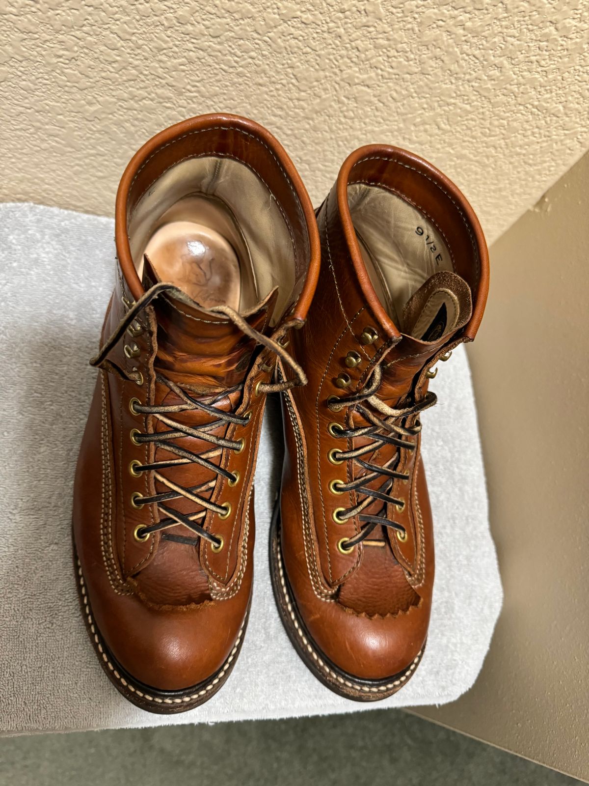 Photo by wildcat98 on February 6, 2024 of the John Lofgren Donkey Puncher Boots in Badalassi Carlo Cognac Minerva.