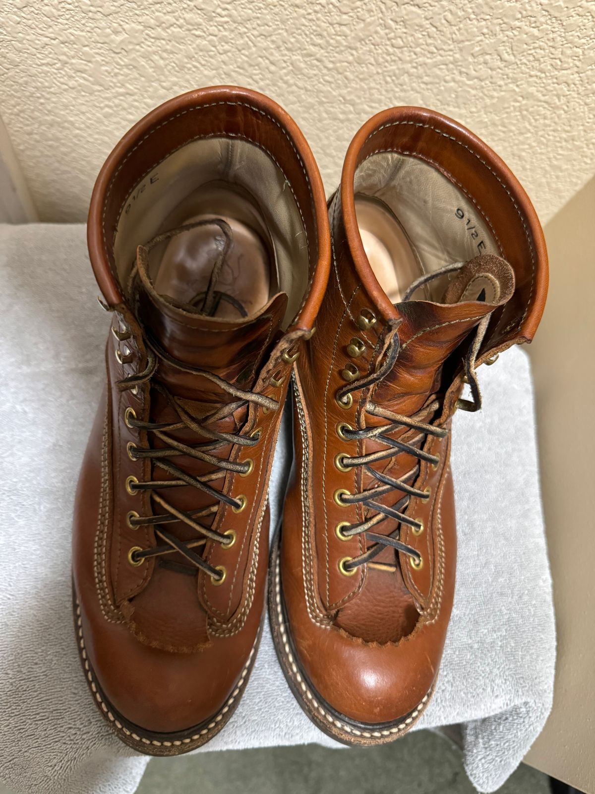 Photo by wildcat98 on March 5, 2024 of the John Lofgren Donkey Puncher Boots in Badalassi Carlo Cognac Minerva.