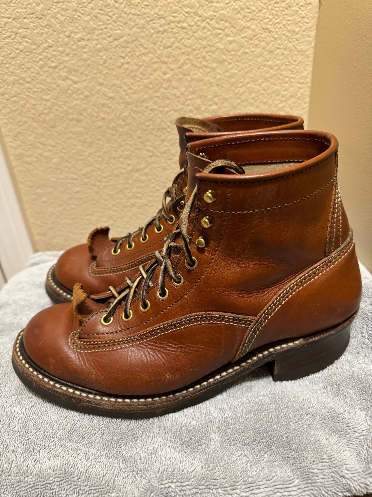 Photo by wildcat98 on April 5, 2024 of the John Lofgren Donkey Puncher Boots in Badalassi Carlo Cognac Minerva.
