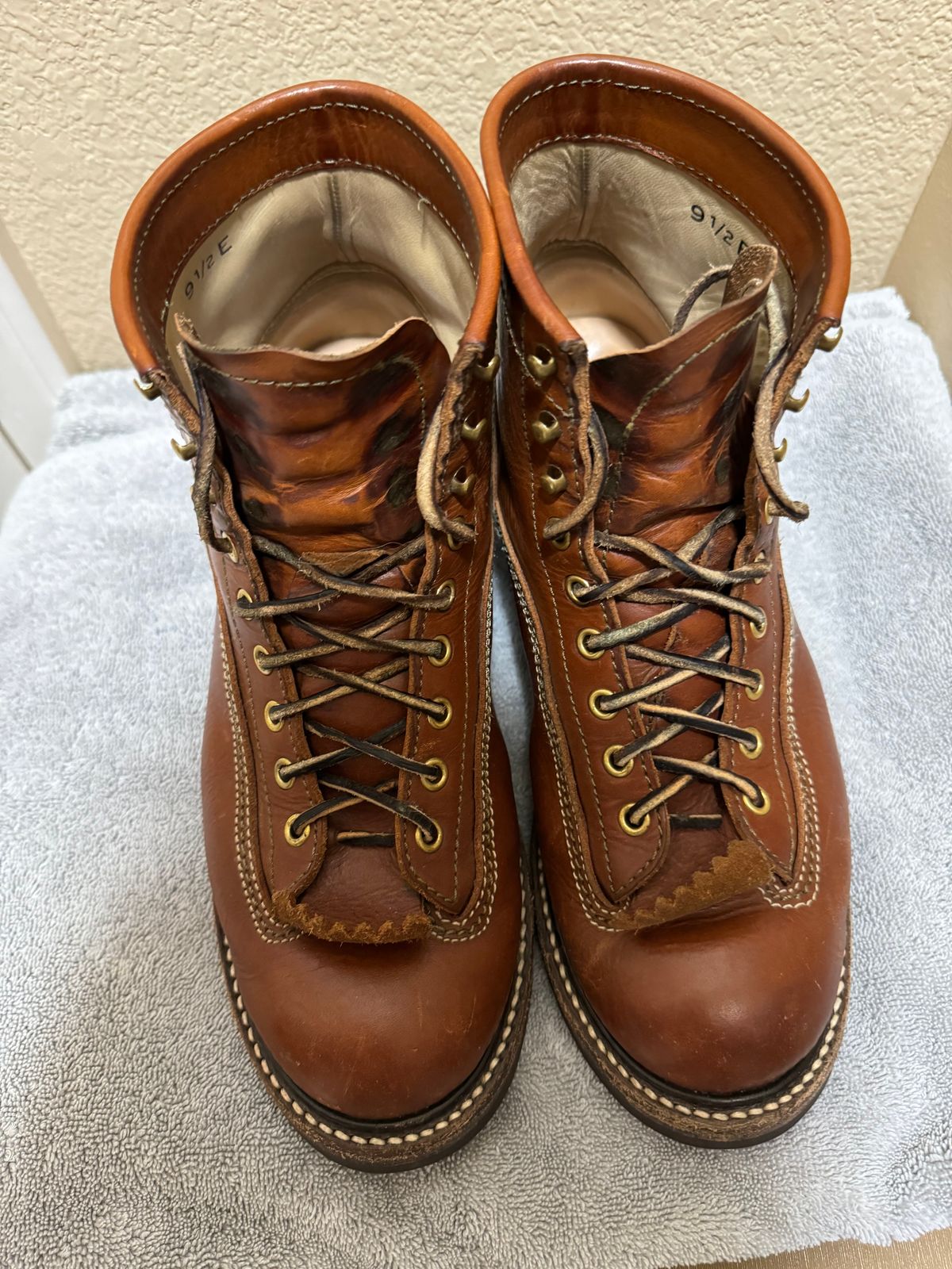Photo by wildcat98 on April 5, 2024 of the John Lofgren Donkey Puncher Boots in Badalassi Carlo Cognac Minerva.