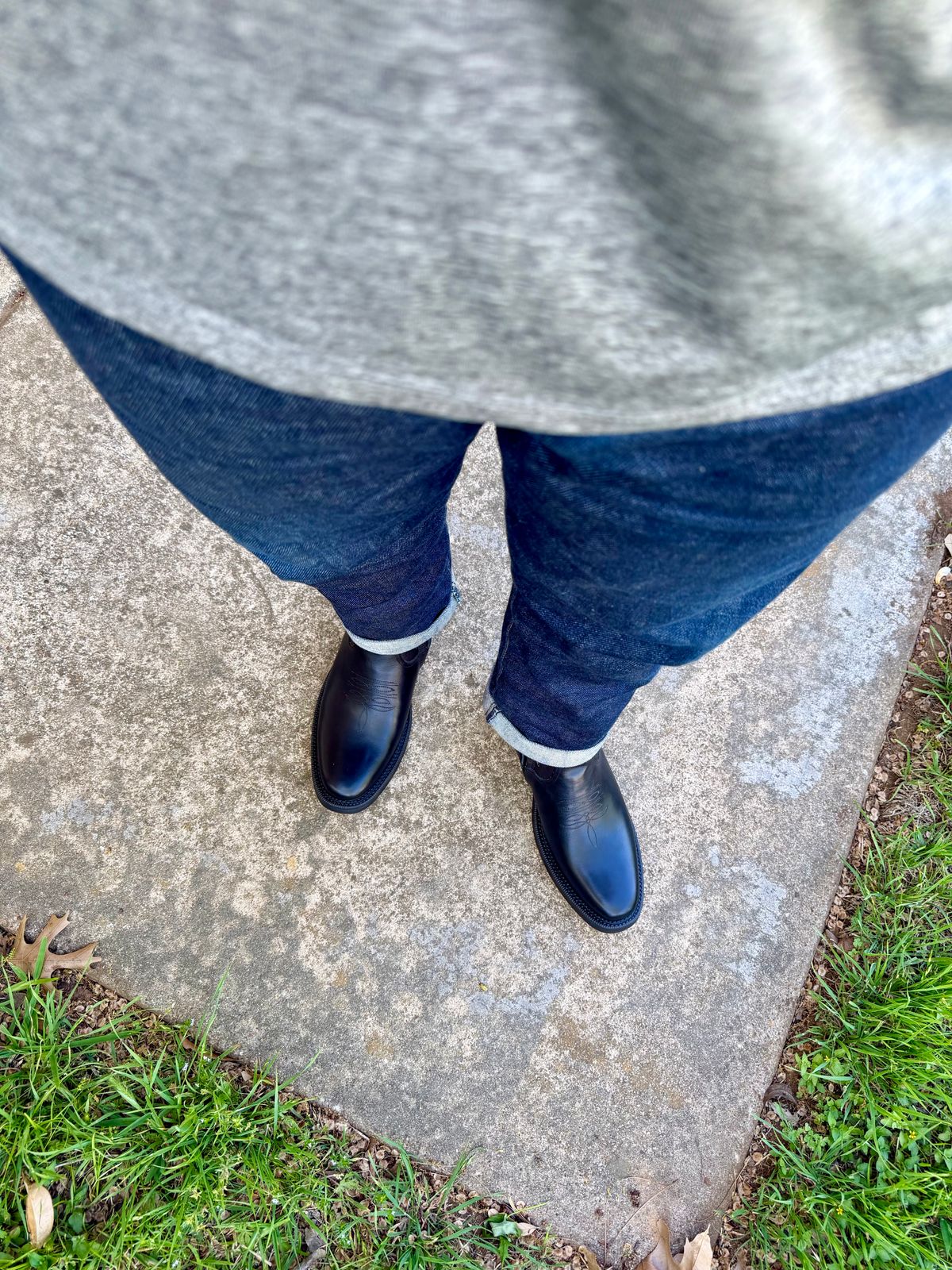 Photo by itsyaboisqueak on March 30, 2026 of the Rolling Dub Trio Loro Sidezip in Black Box Calf.