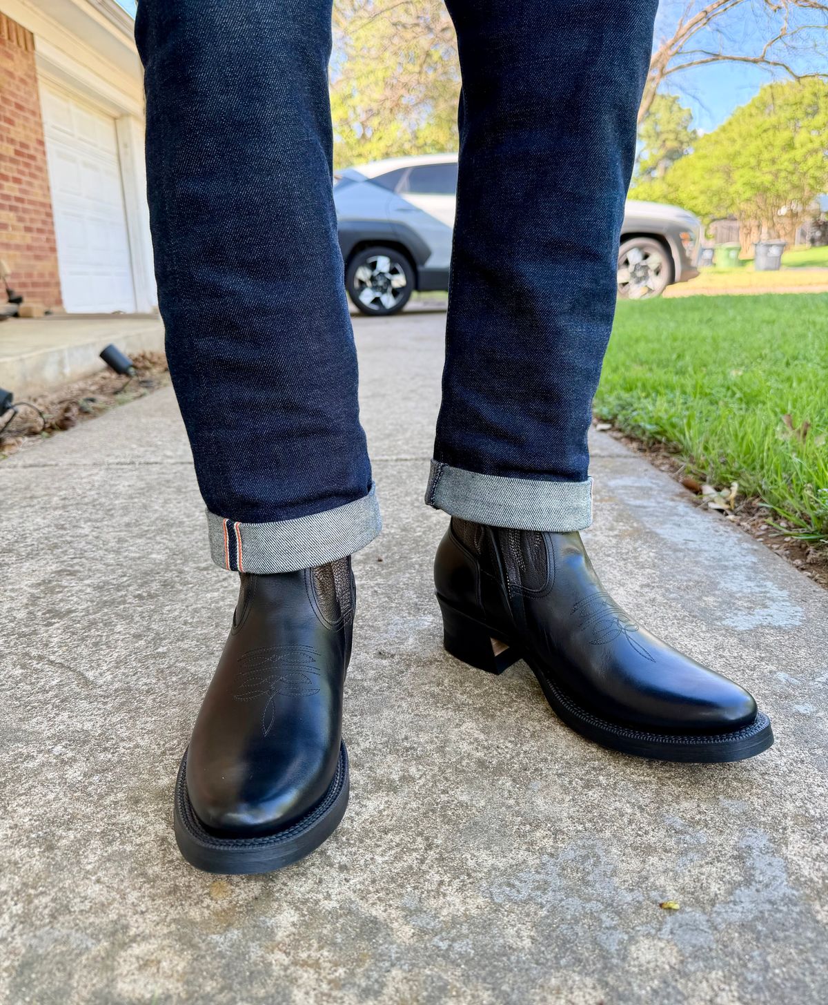 Photo by itsyaboisqueak on March 30, 2026 of the Rolling Dub Trio Loro Sidezip in Black Box Calf.