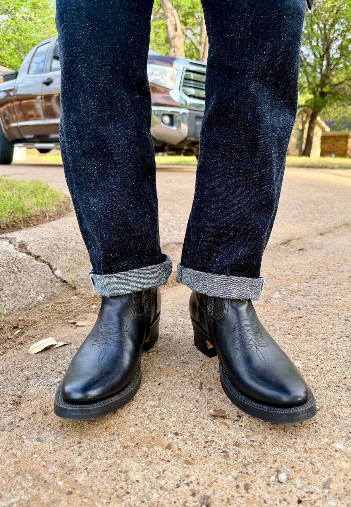 Photo by itsyaboisqueak on April 8, 2026 of the Rolling Dub Trio Loro Sidezip in Black Box Calf.