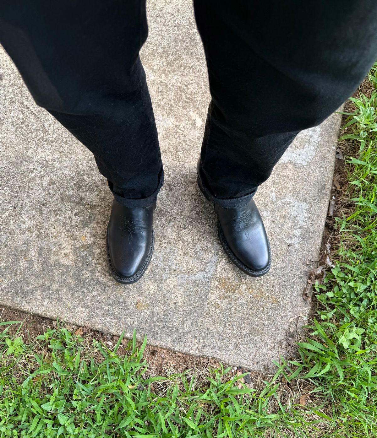 Photo by itsyaboisqueak on June 4, 2026 of the Rolling Dub Trio Loro Sidezip in Black Box Calf.