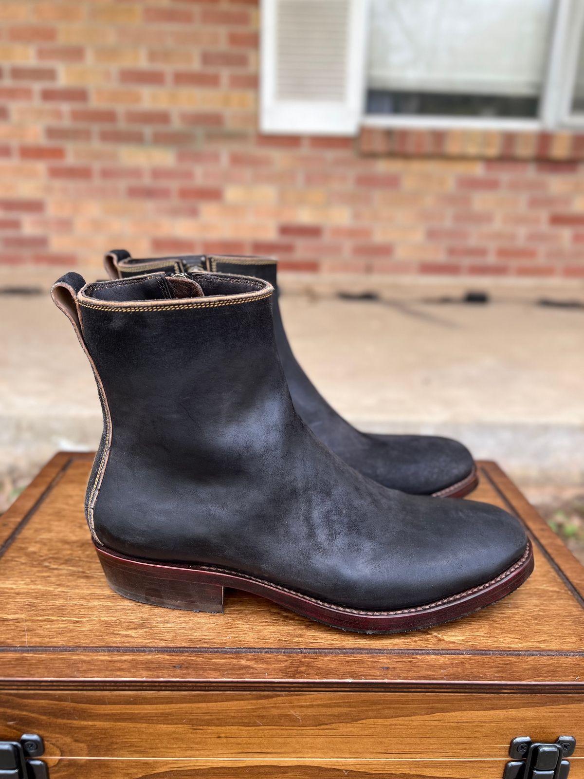 Photo by itsyaboisqueak on March 15, 2025 of the Fortis Boots Antasena in Maryam Andrea Reverse Overdye.