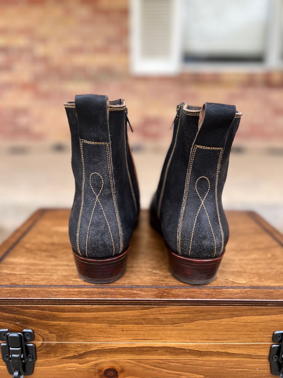 Photo by itsyaboisqueak on March 15, 2025 of the Fortis Boots Antasena in Maryam Andrea Reverse Overdye.