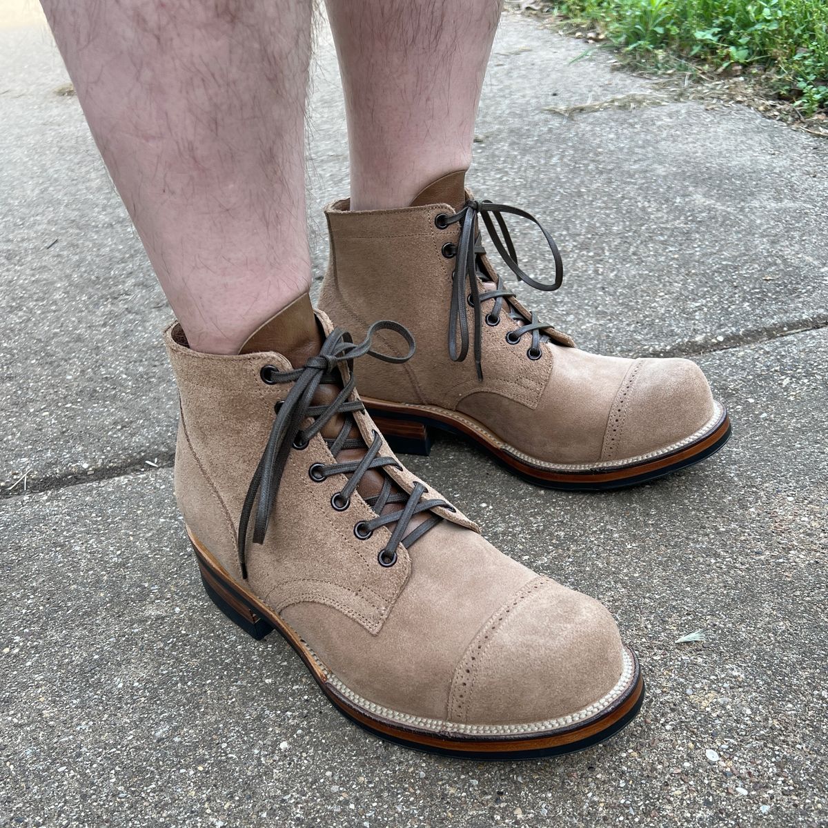 Photo by itsyaboisqueak on April 17, 2024 of the Viberg Service Boot BCT in Horween Marine Field Roughout.