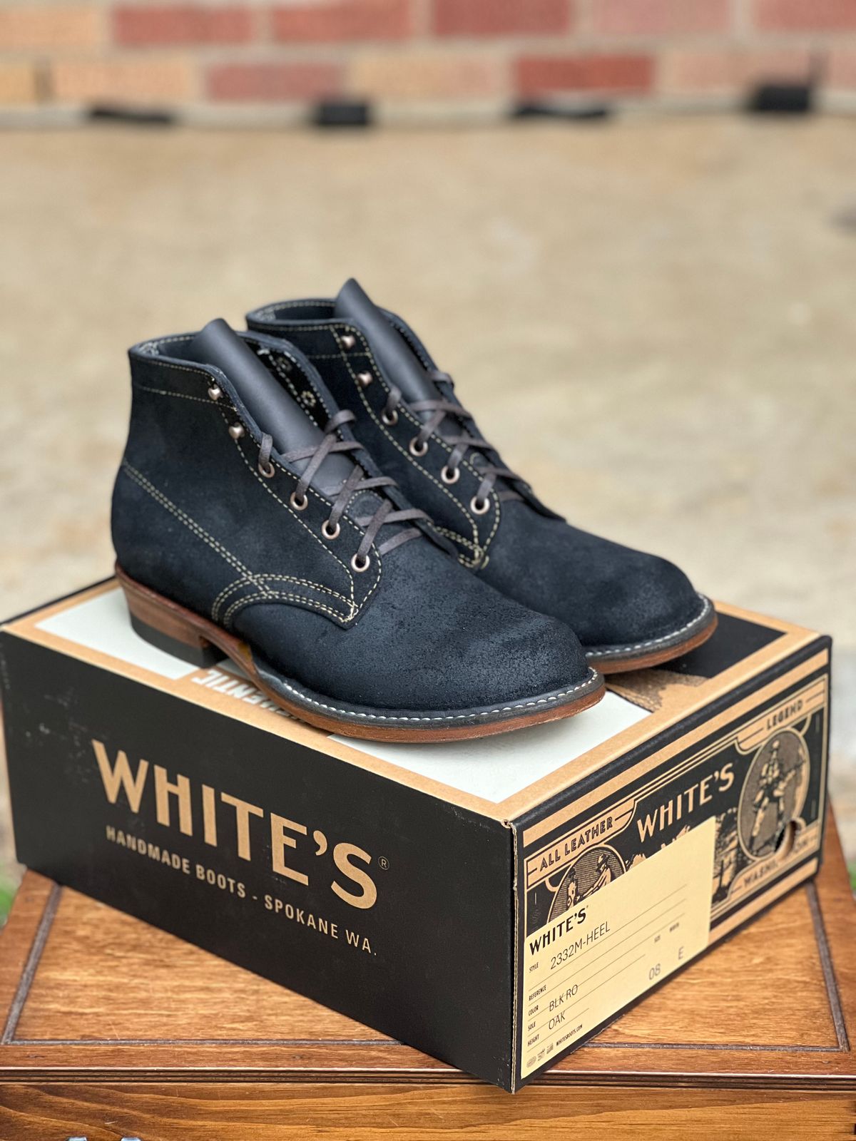 Photo by itsyaboisqueak on August 12, 2025 of the White's Semi-Dress in Seidel Black Oil Tan Roughout.