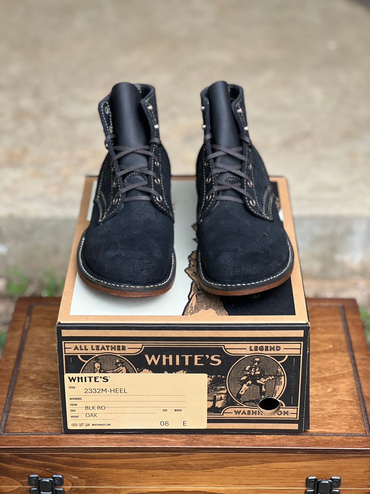 Photo by itsyaboisqueak on August 12, 2025 of the White's Semi-Dress in Seidel Black Oil Tan Roughout.