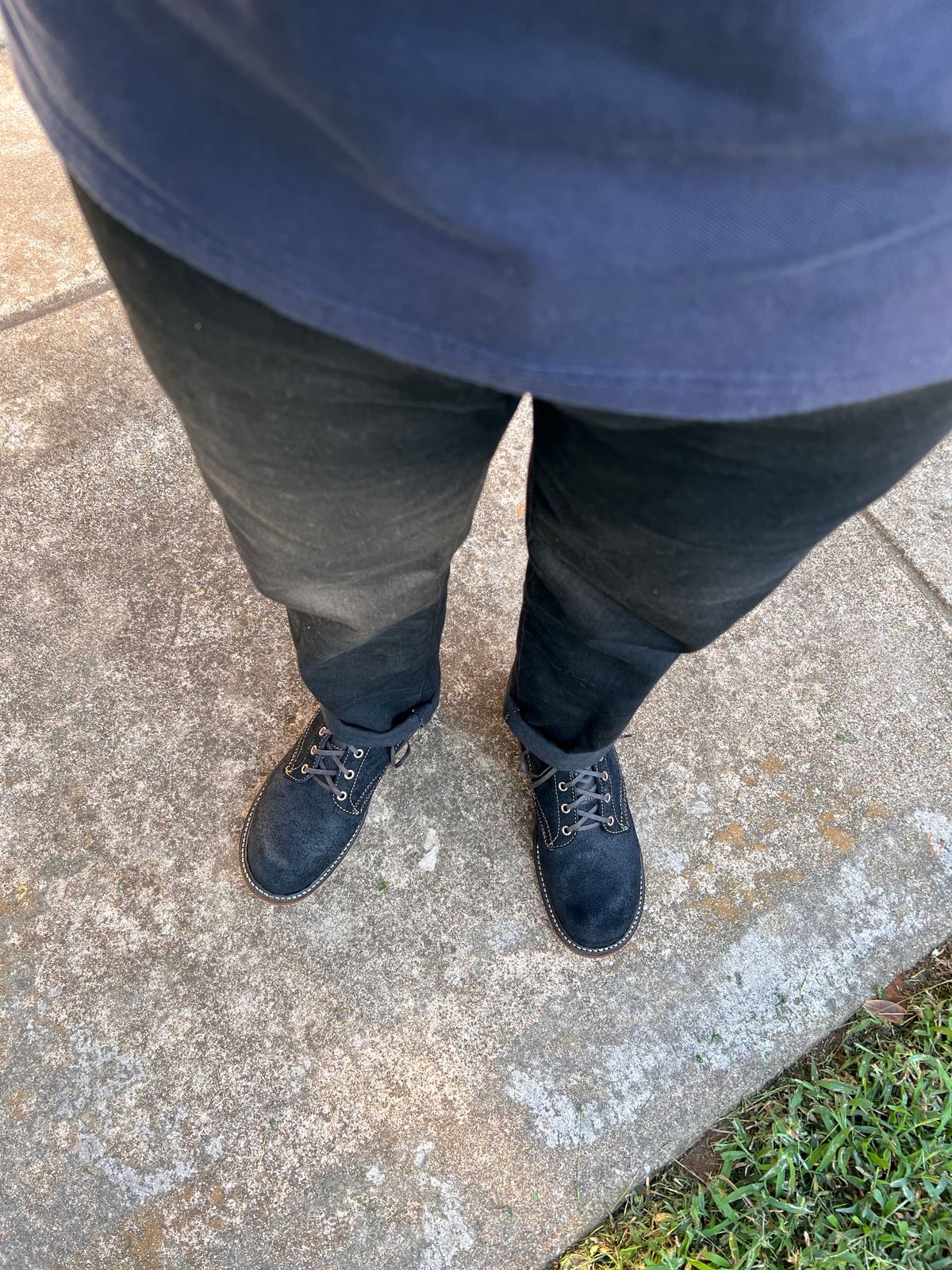 Photo by itsyaboisqueak on September 11, 2025 of the White's Semi-Dress in Seidel Black Oil Tan Roughout.