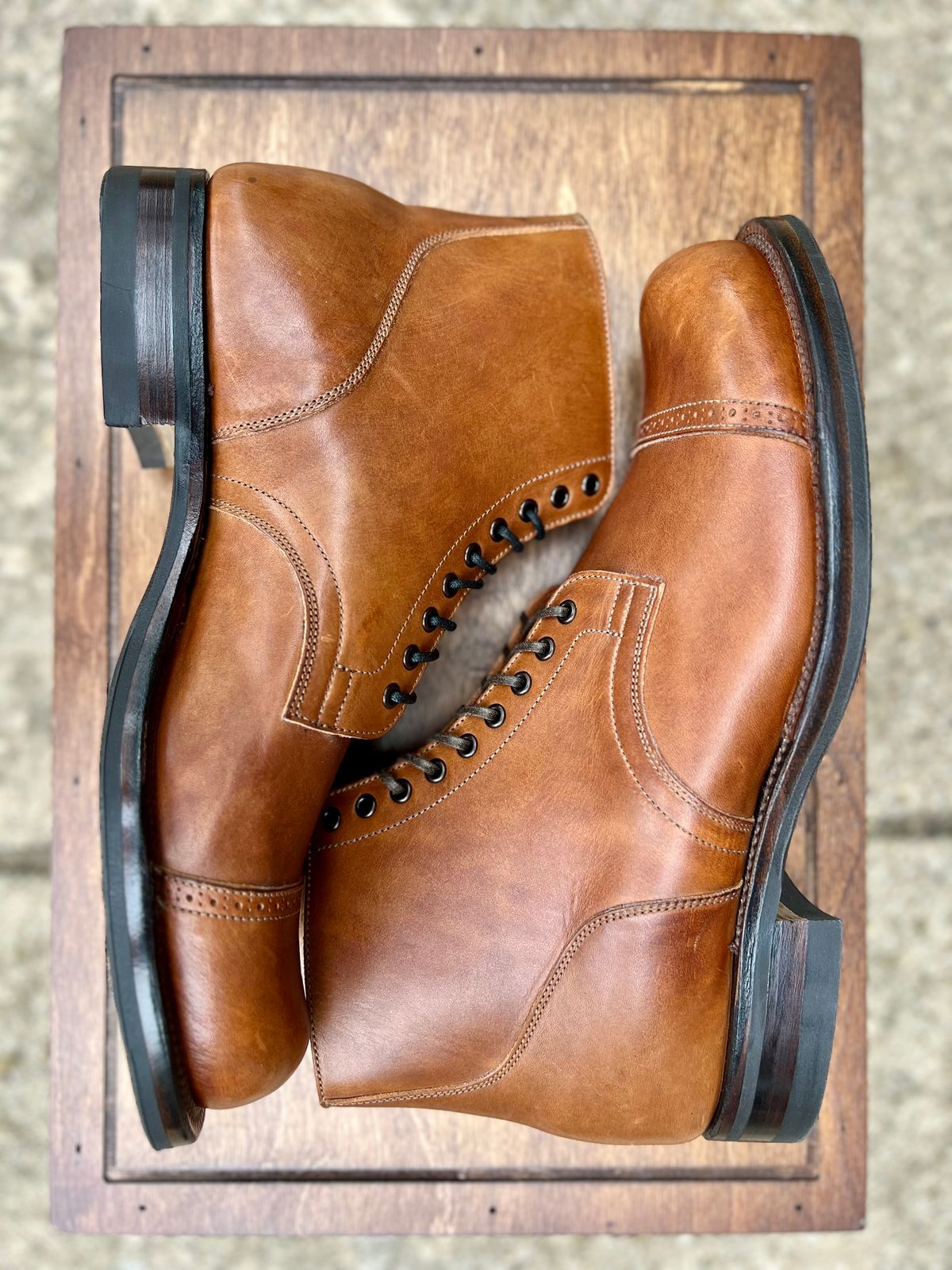 Photo by itsyaboisqueak on November 1, 2024 of the Viberg Service Boot in Conceria 800 Antique Oiled Vacchetta.