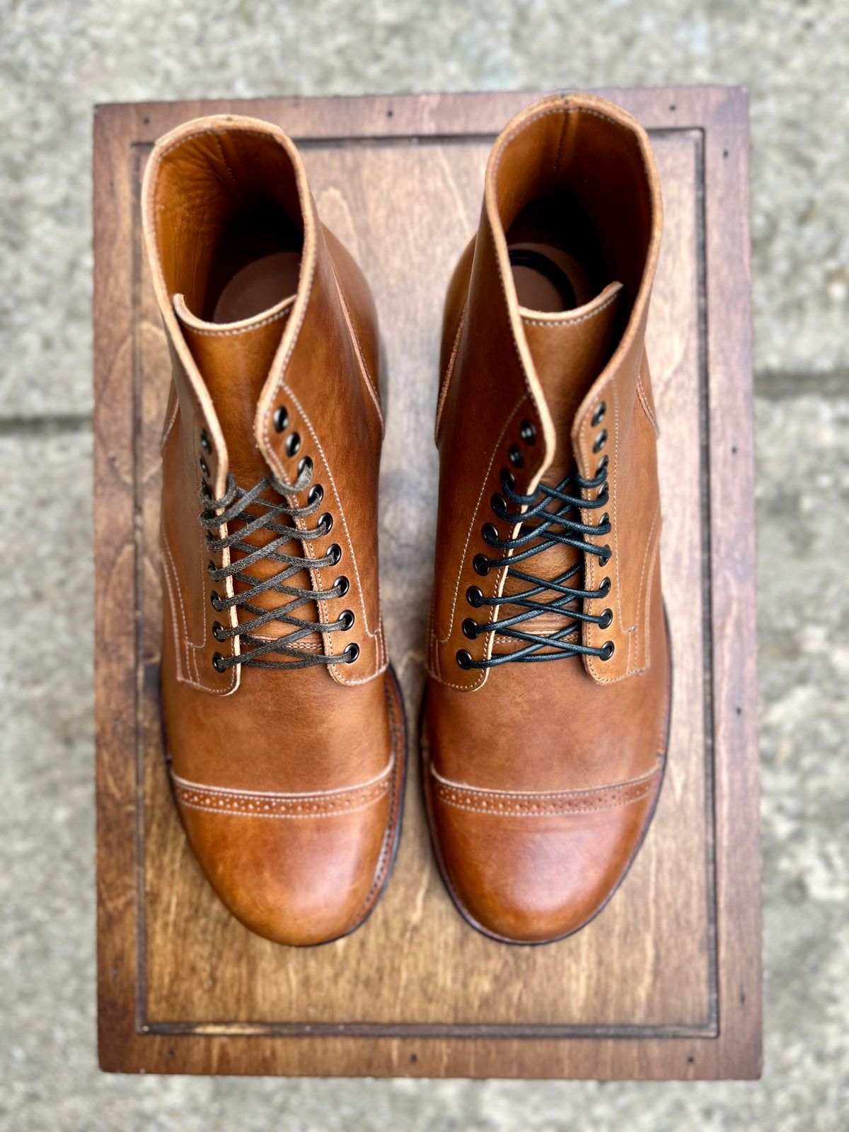 Photo by itsyaboisqueak on November 1, 2024 of the Viberg Service Boot in Conceria 800 Antique Oiled Vacchetta.