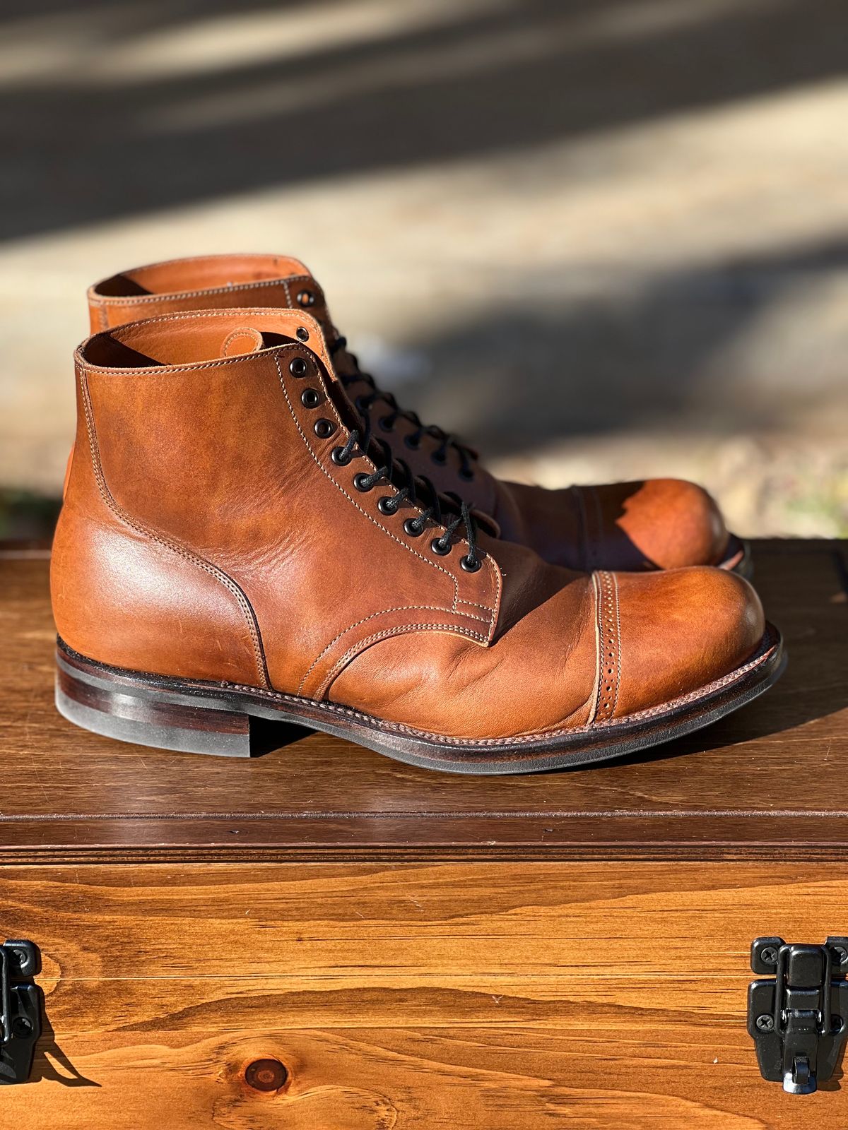 Photo by itsyaboisqueak on December 2, 2024 of the Viberg Service Boot in Conceria 800 Antique Oiled Vacchetta.