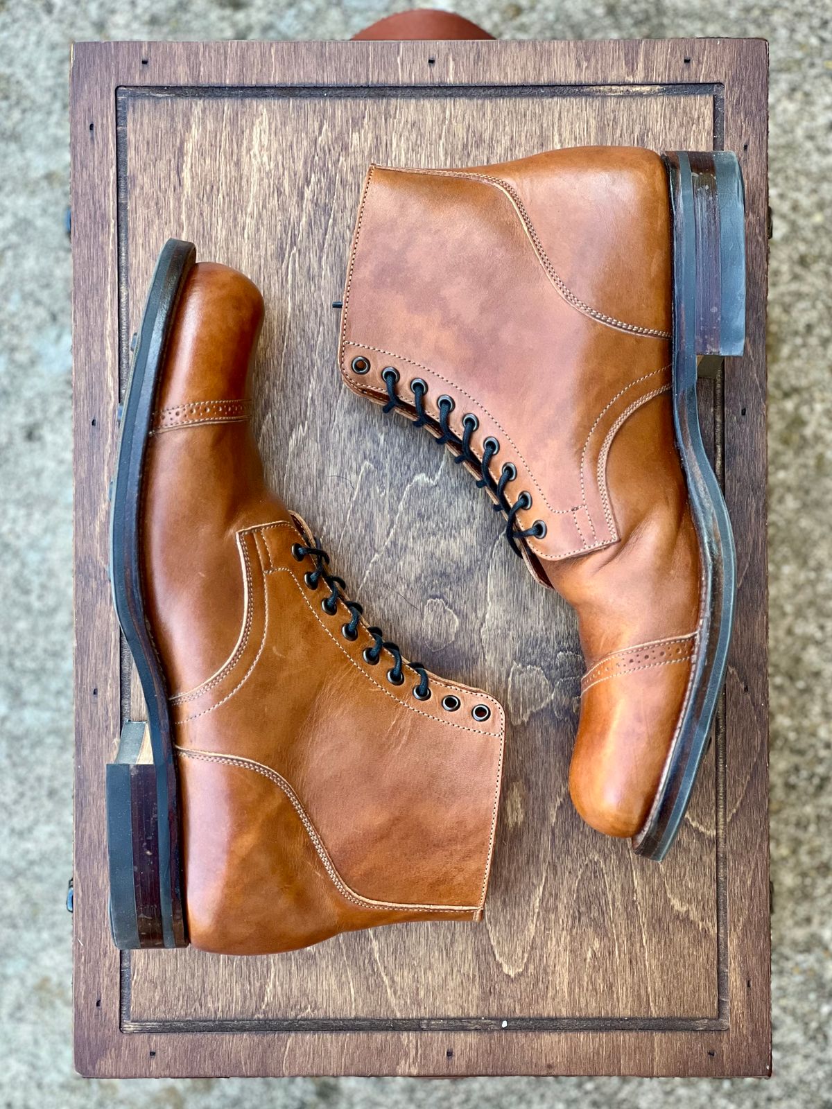 Photo by itsyaboisqueak on January 3, 2025 of the Viberg Service Boot in Conceria 800 Antique Oiled Vacchetta.