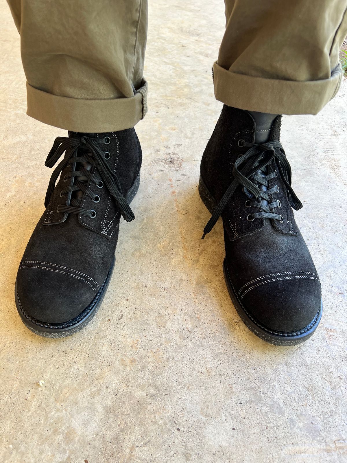 Photo by itsyaboisqueak on July 2, 2024 of the Dr. Sole OZ Trooper Service Boot in Black Oil Tanned Roughout.