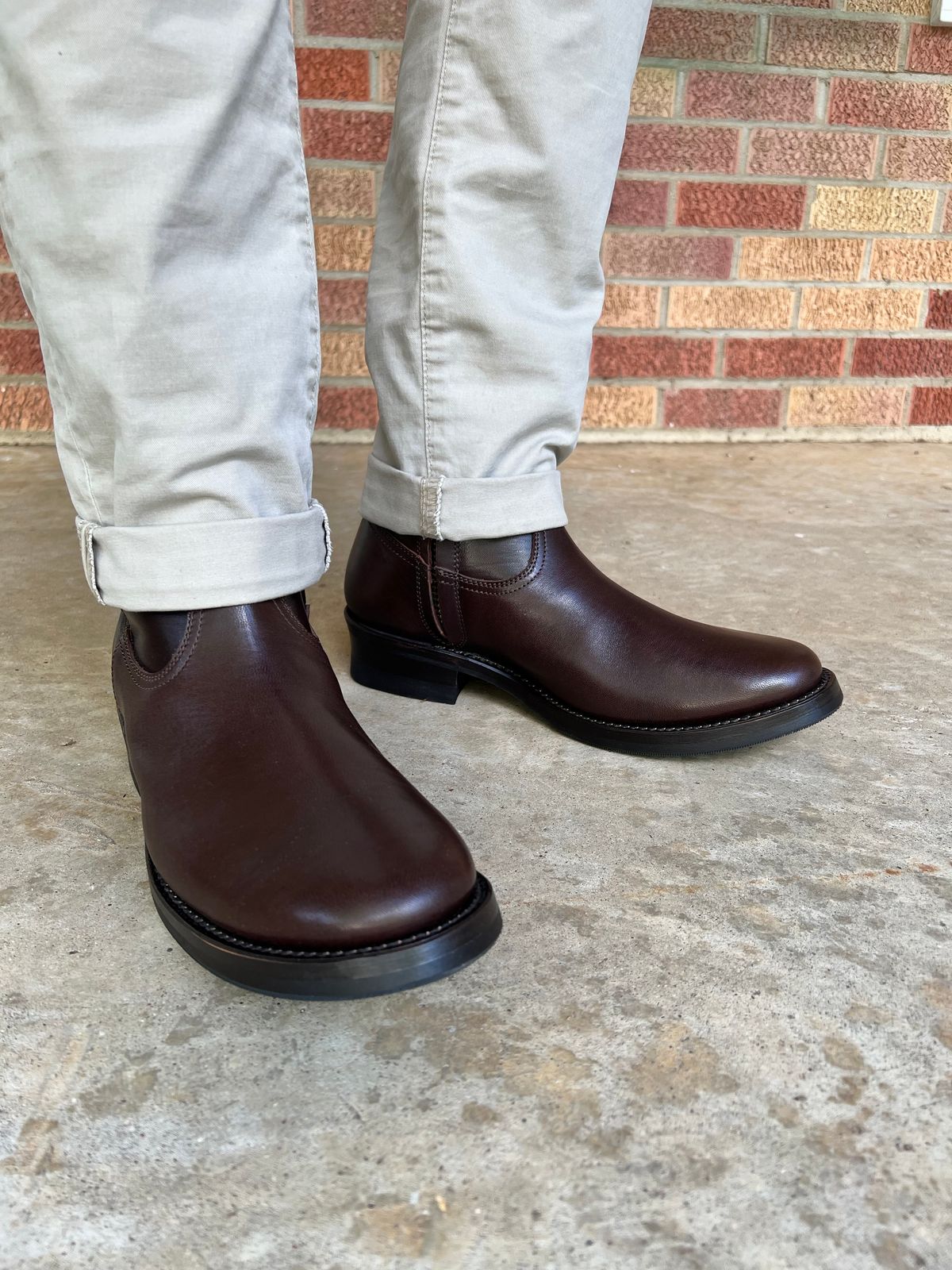 Photo by itsyaboisqueak on September 5, 2024 of the Addict Boots AB-05 Zip Western Boots in Brown Horsehide.