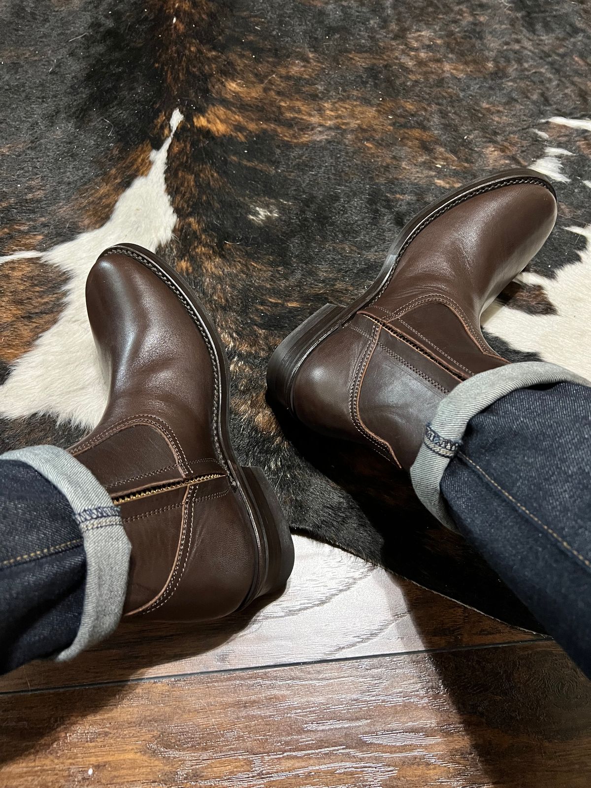 Photo by itsyaboisqueak on September 6, 2024 of the Addict Boots AB-05 Zip Western Boots in Brown Horsehide.