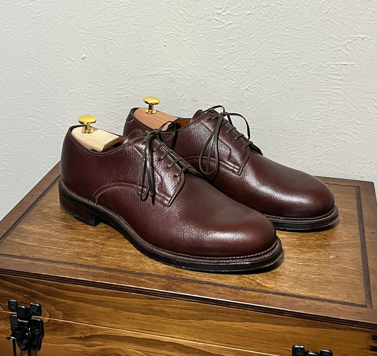 Photo by itsyaboisqueak on May 13, 2025 of the Viberg Rockland Blucher in J&FJ Baker Brown Russian Calf.