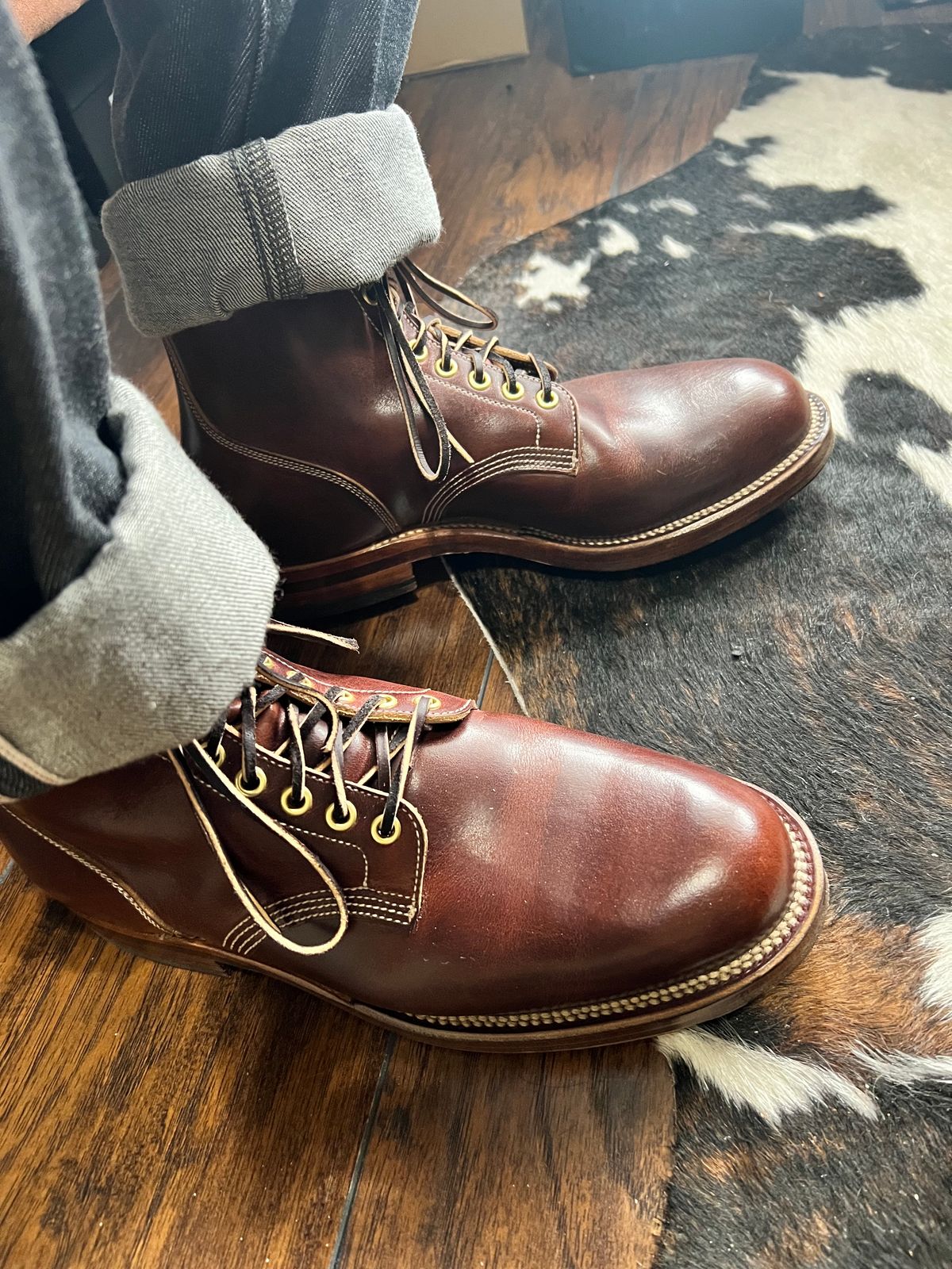 Photo by itsyaboisqueak on February 2, 2024 of the Viberg Service Boot in Horween Brown Cypress.