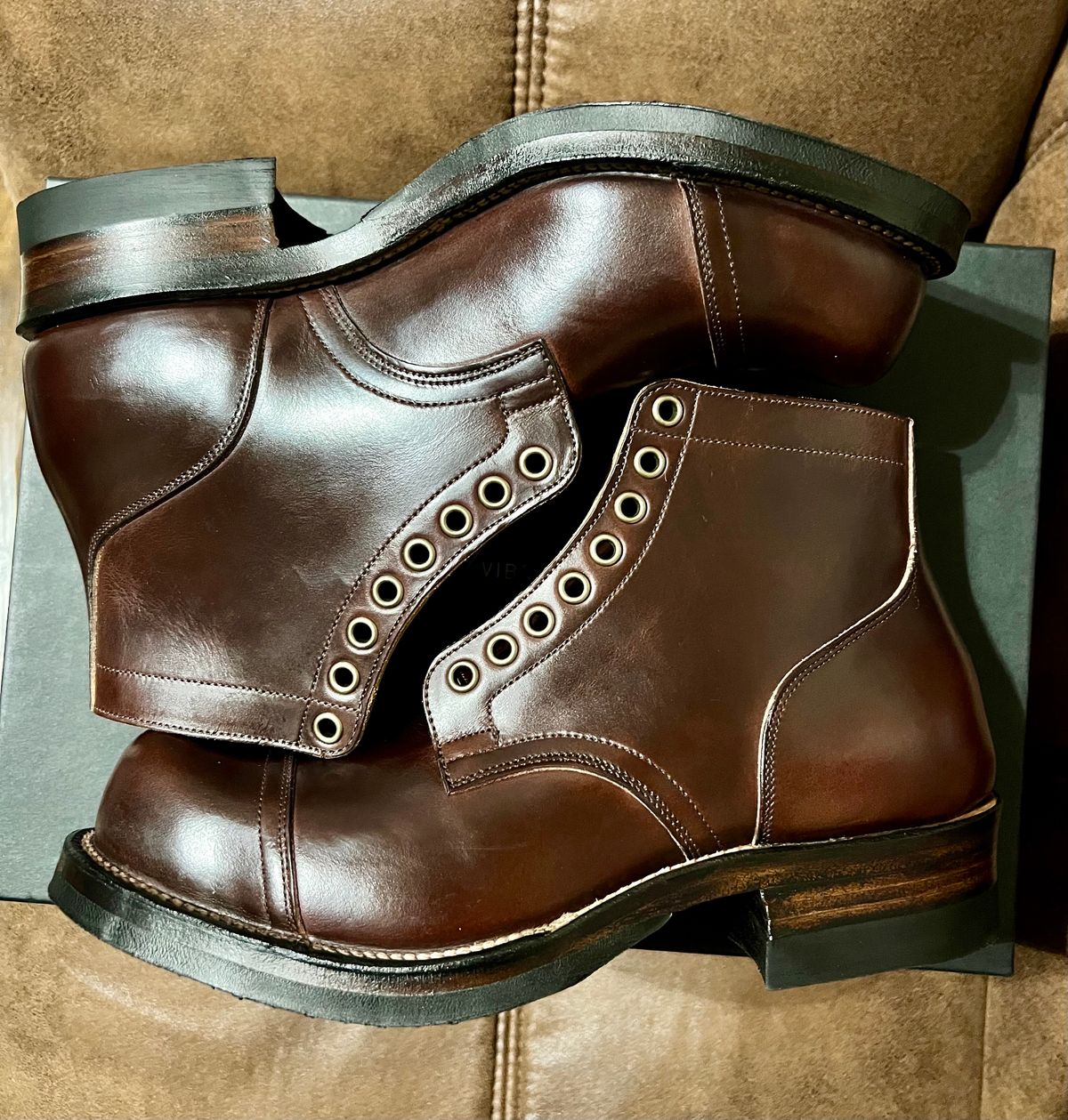 Photo by itsyaboisqueak on December 13, 2023 of the Viberg Service Boot in Horween Brown Chromexcel.