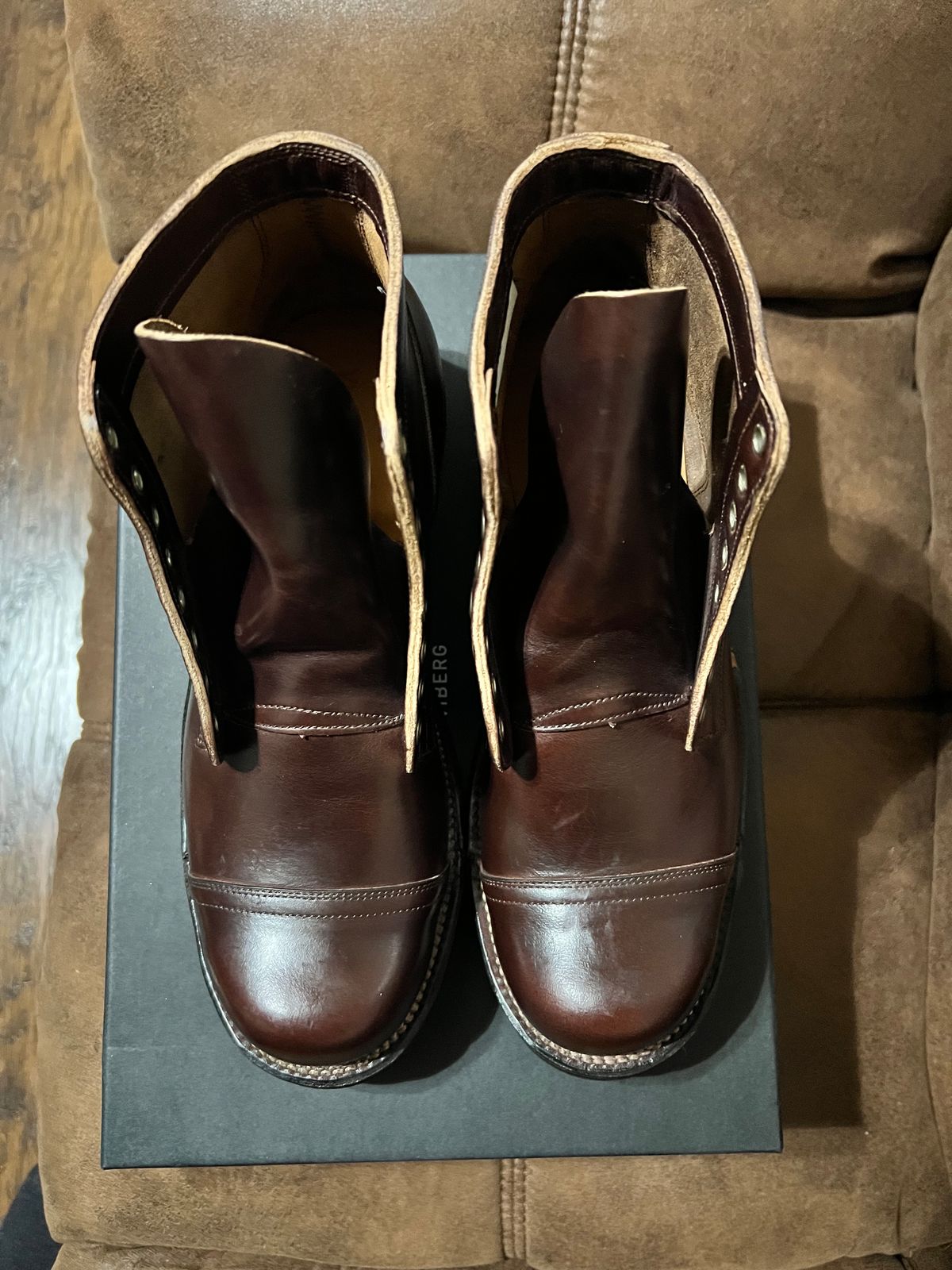 Photo by itsyaboisqueak on December 13, 2023 of the Viberg Service Boot in Horween Brown Chromexcel.