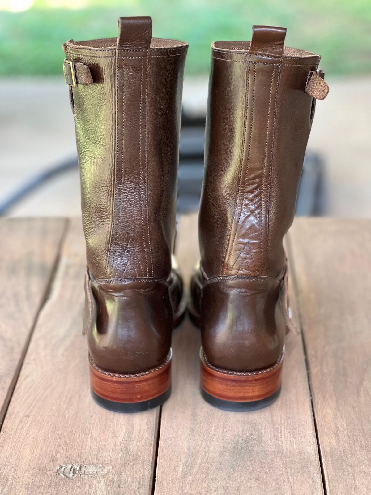 Photo by itsyaboisqueak on October 1, 2023 of the Blkbrd Shoemaker Engineer (prototype) in Horween Olive Chromexcel.