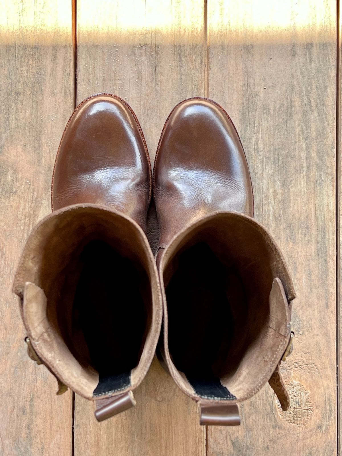 Photo by itsyaboisqueak on October 1, 2023 of the Blkbrd Shoemaker Engineer (prototype) in Horween Olive Chromexcel.