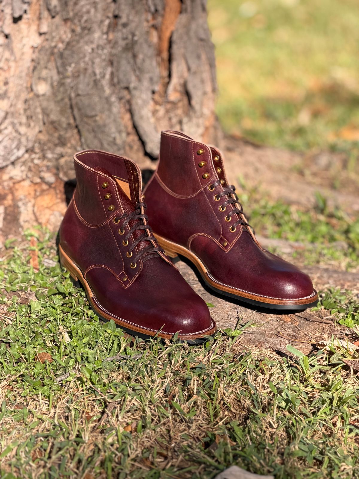 Photo by itsyaboisqueak on November 2, 2025 of the Iron Boots x Østmo Type 1 in Maryam Hand-Dyed Burgundy Washed Horsehide.