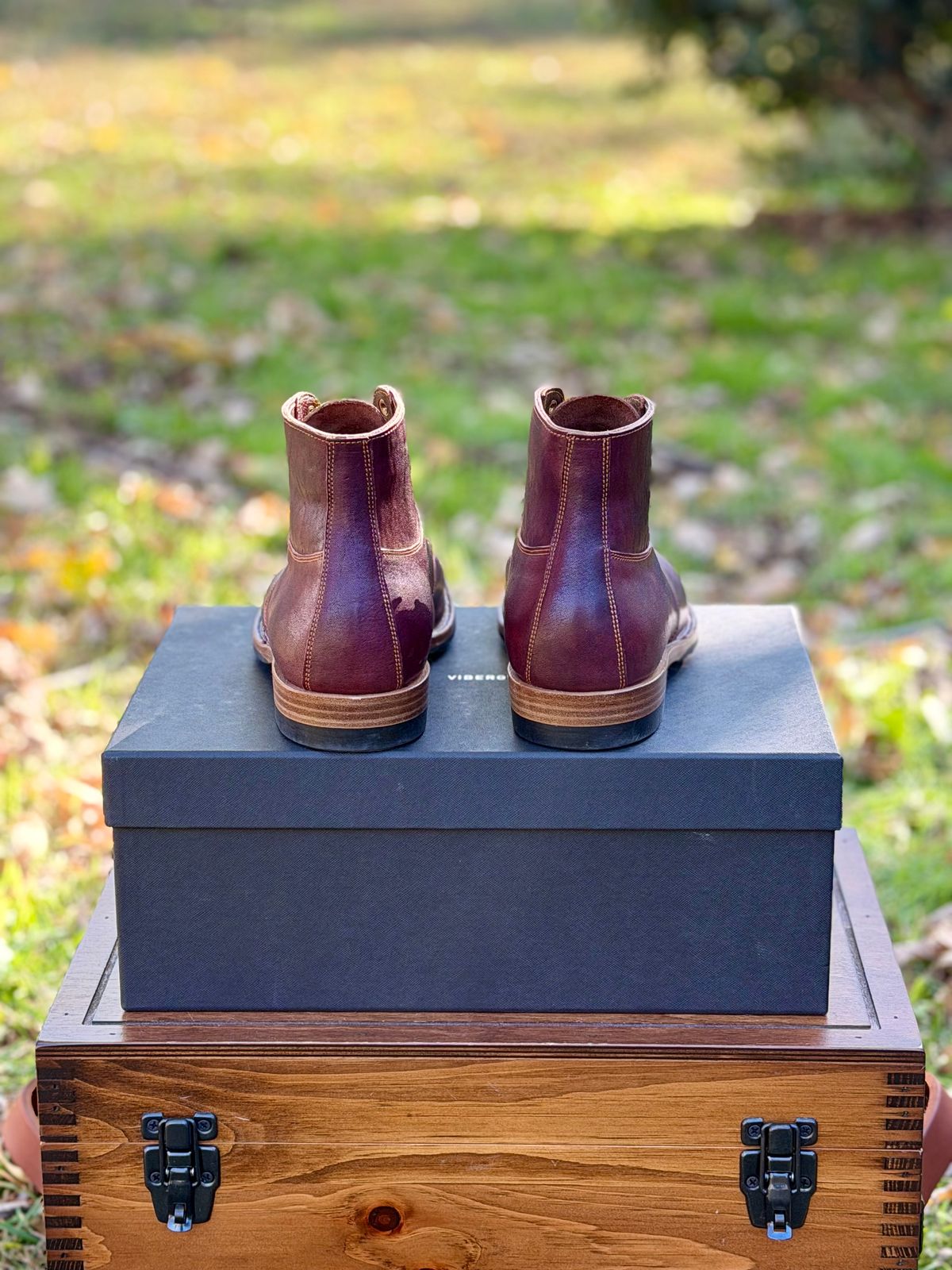 Photo by itsyaboisqueak on December 2, 2025 of the Iron Boots x Østmo Type 1 in Maryam Hand-Dyed Burgundy Washed Horsehide.