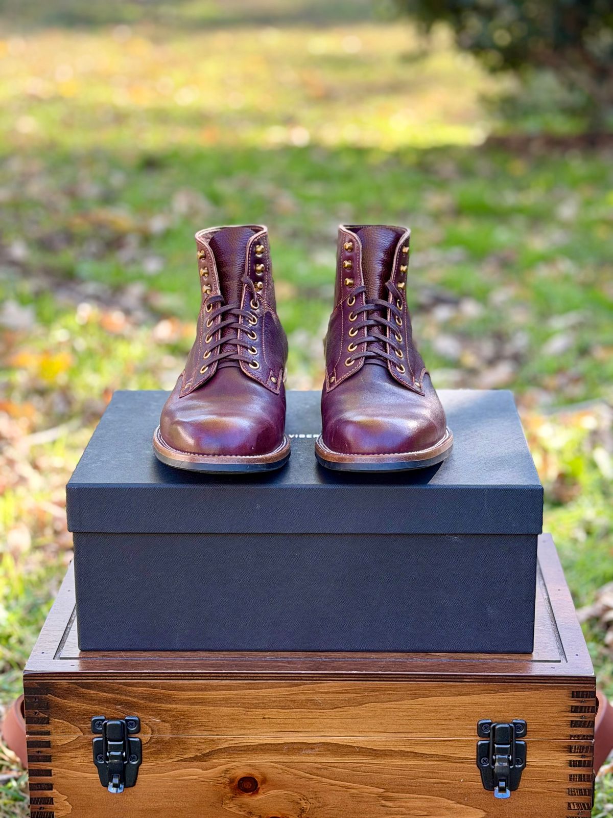 Photo by itsyaboisqueak on December 2, 2025 of the Iron Boots x Østmo Type 1 in Maryam Hand-Dyed Burgundy Washed Horsehide.