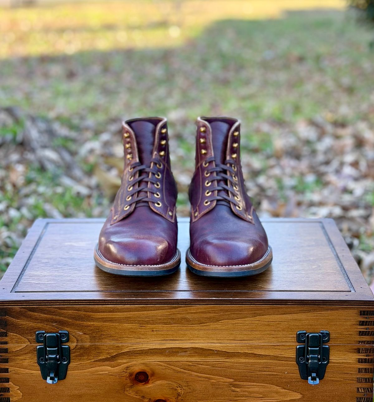 Photo by itsyaboisqueak on January 2, 2026 of the Iron Boots x Østmo Type 1 in Maryam Hand-Dyed Burgundy Washed Horsehide.
