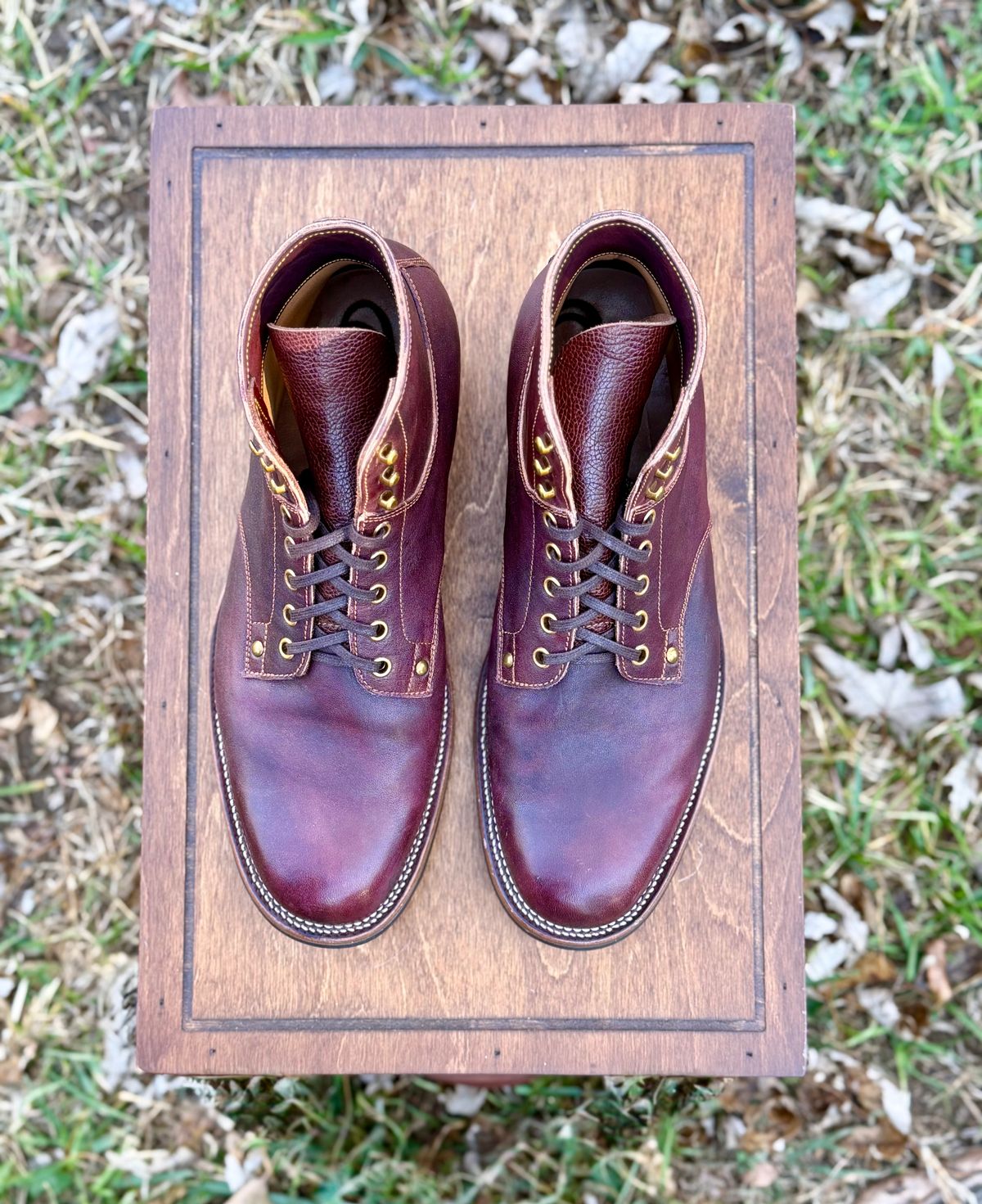 Photo by itsyaboisqueak on January 2, 2026 of the Iron Boots x Østmo Type 1 in Maryam Hand-Dyed Burgundy Washed Horsehide.