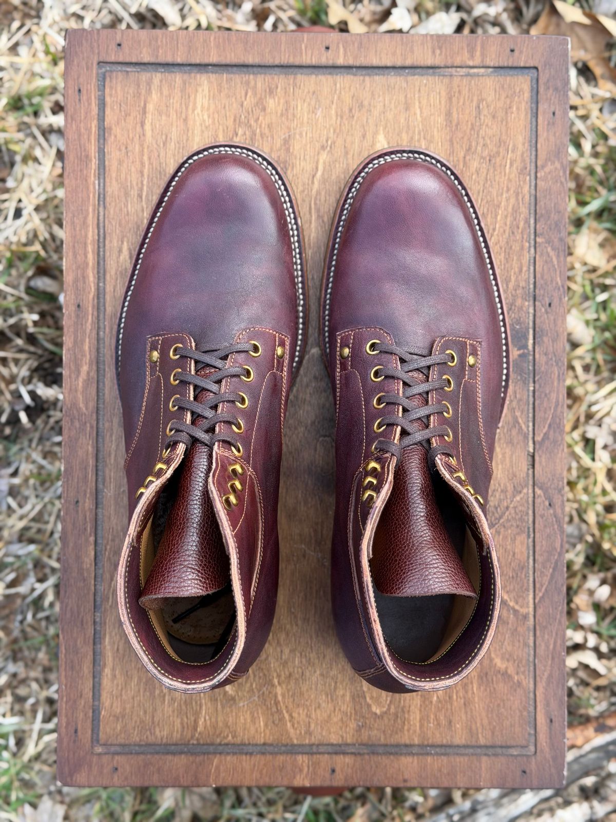 Photo by itsyaboisqueak on February 3, 2026 of the Iron Boots x Østmo Type 1 in Maryam Hand-Dyed Burgundy Washed Horsehide.