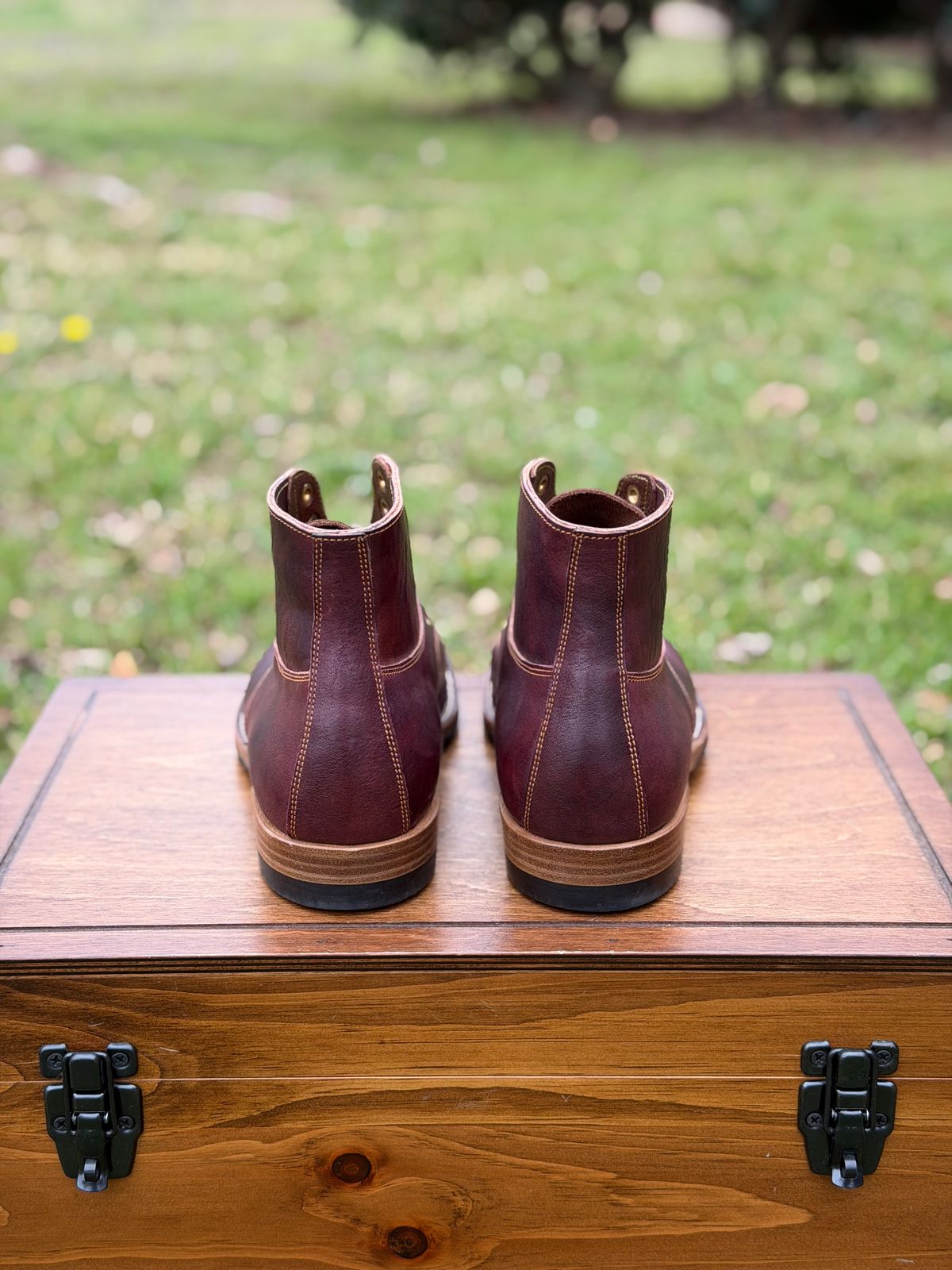 Photo by itsyaboisqueak on March 1, 2026 of the Iron Boots x Østmo Type 1 in Maryam Hand-Dyed Burgundy Washed Horsehide.