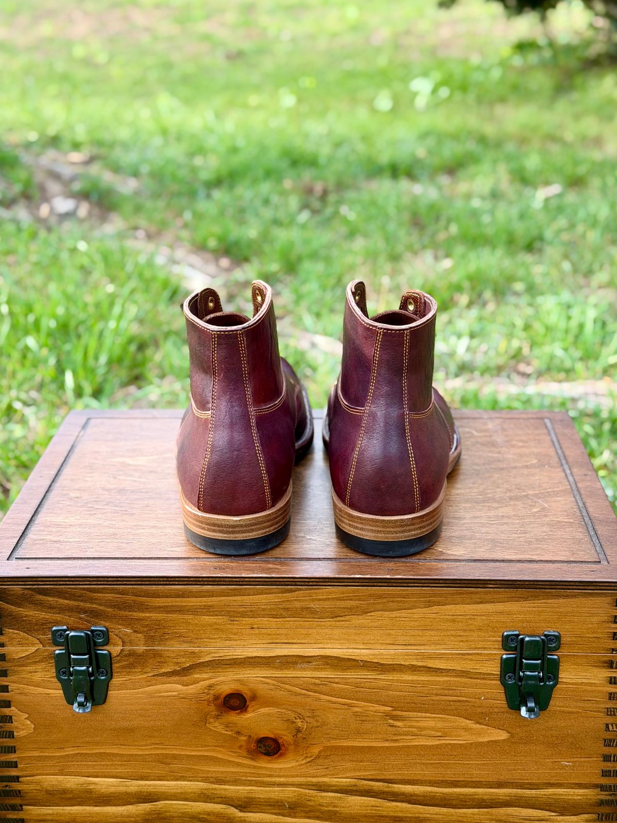Photo by itsyaboisqueak on April 1, 2026 of the Iron Boots x Østmo Type 1 in Maryam Hand-Dyed Burgundy Washed Horsehide.