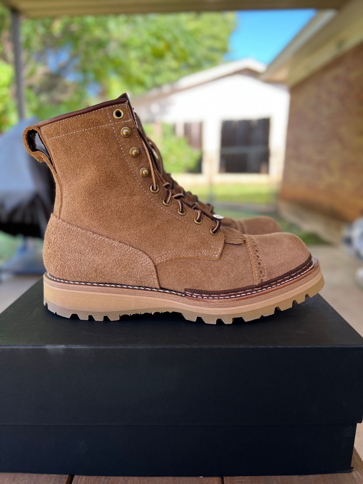 Photo by itsyaboisqueak on November 1, 2023 of the Rolling Dub Trio Forrester II in Nakamura Sennosuke Shoten Dark Beige Suede.