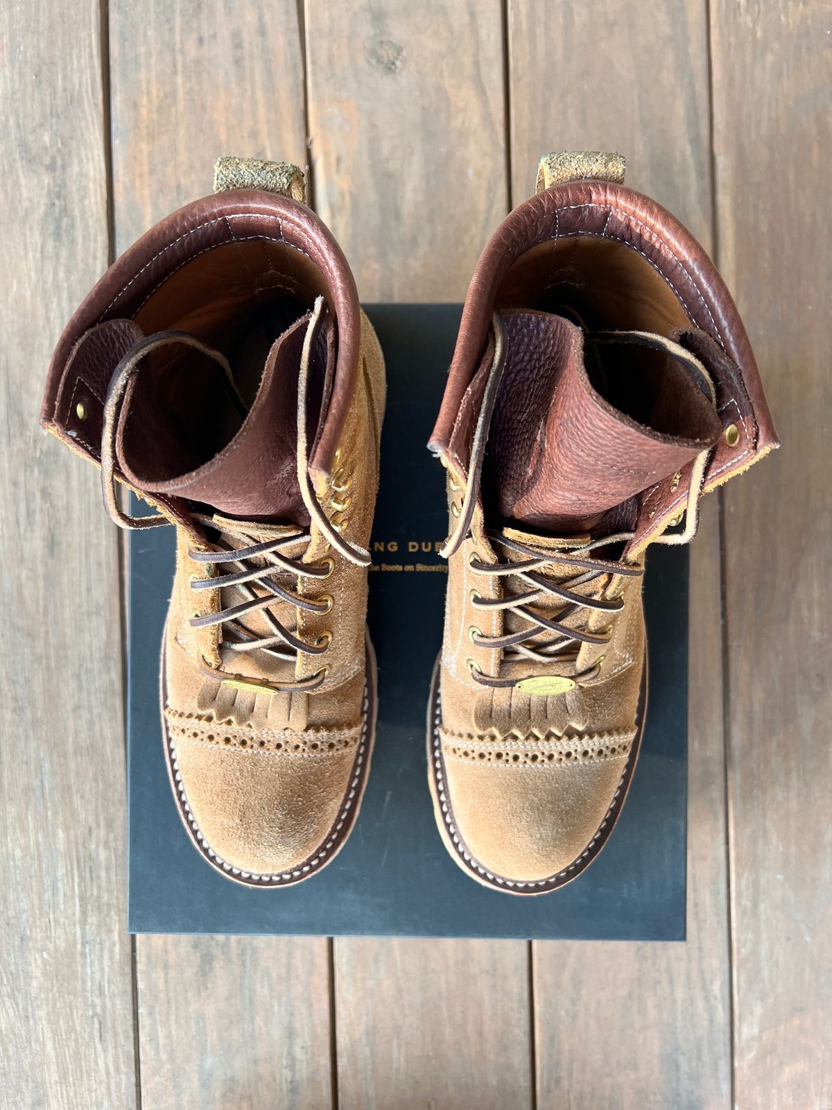 Photo by itsyaboisqueak on December 2, 2023 of the Rolling Dub Trio Forrester II in Nakamura Sennosuke Shoten Dark Beige Suede.