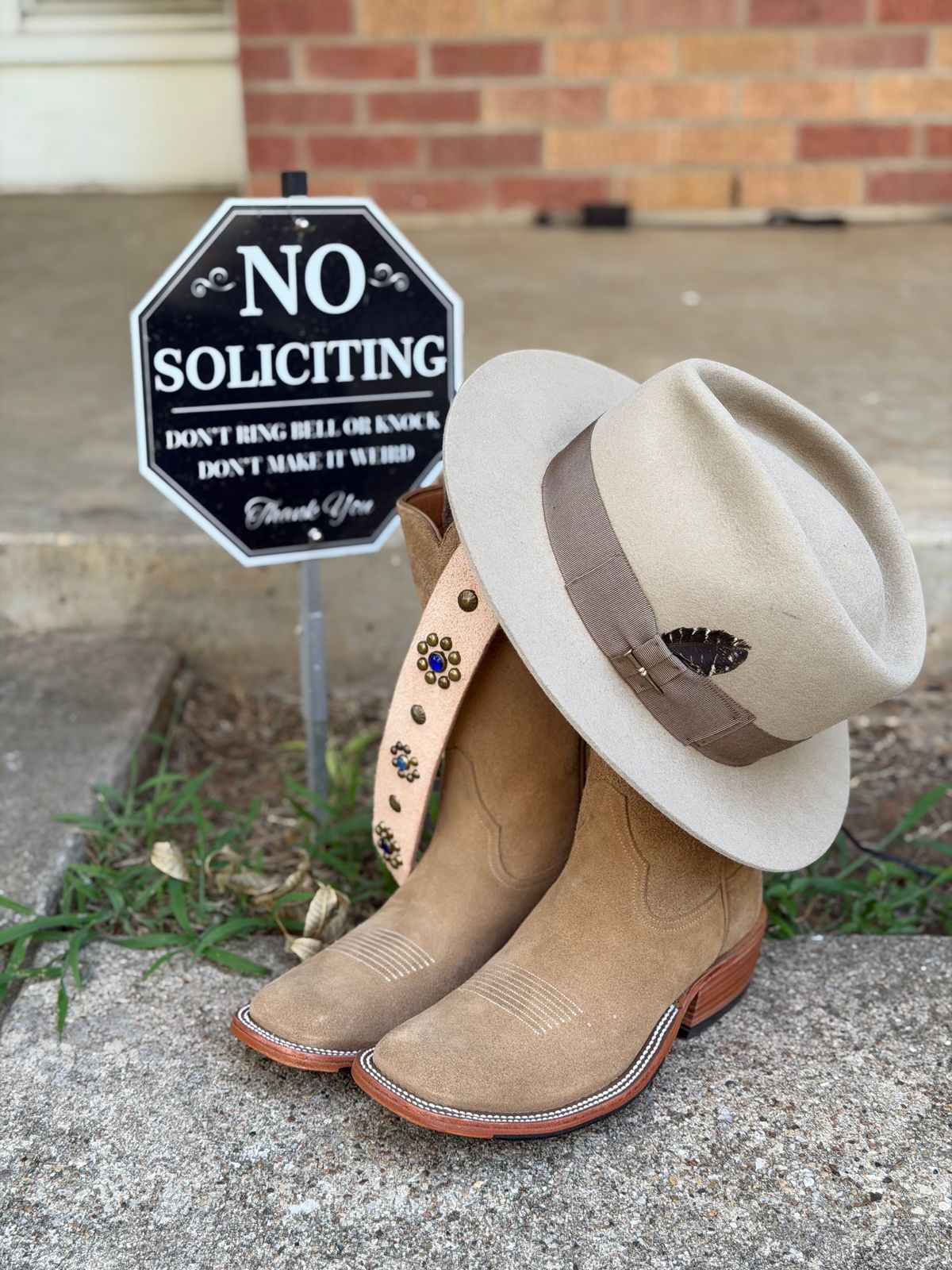 Photo by itsyaboisqueak on October 1, 2025 of the Rios of Mercedes Cowboy Boots in Horween Marine Field Roughout.