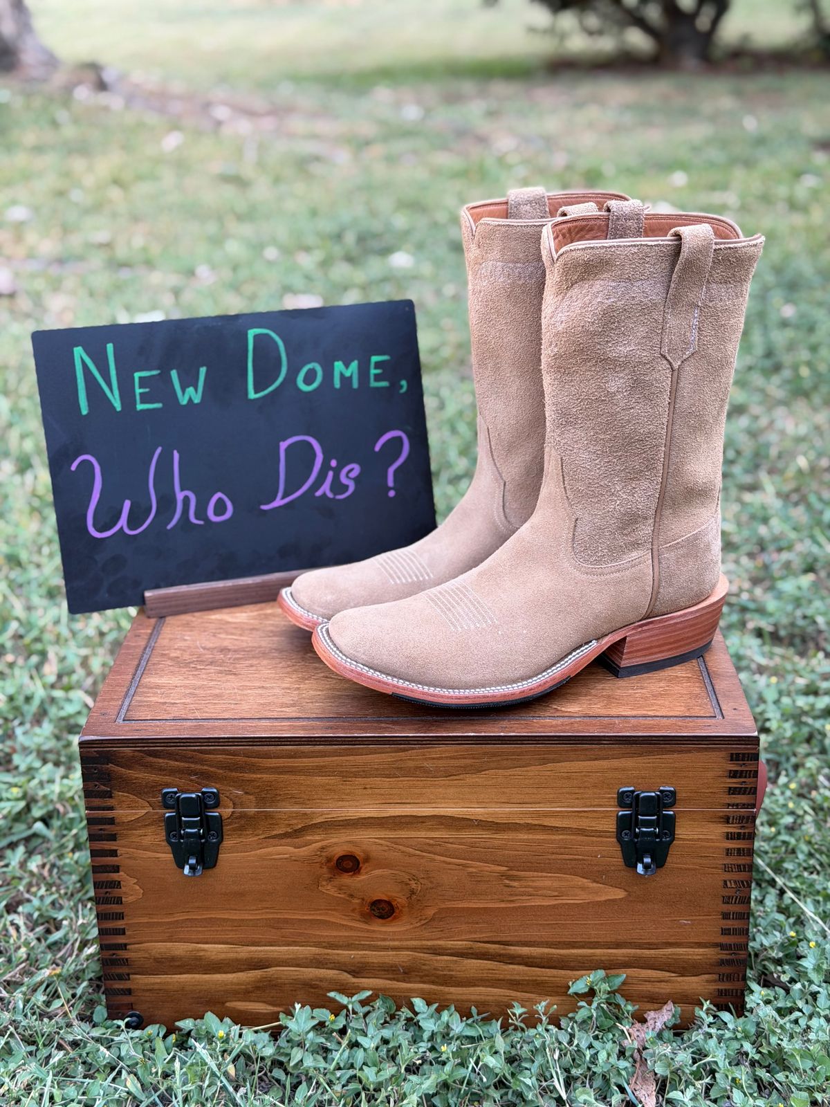 Photo by itsyaboisqueak on October 1, 2025 of the Rios of Mercedes Cowboy Boots in Horween Marine Field Roughout.