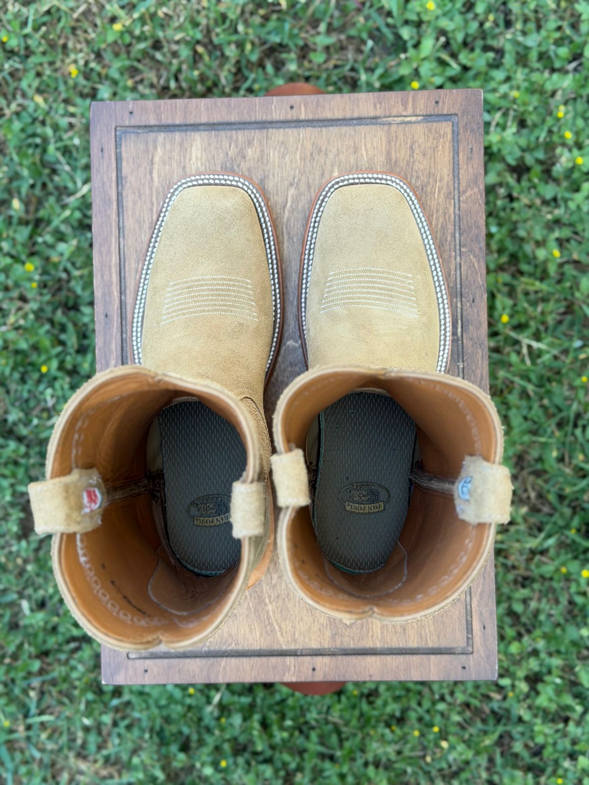 Photo by itsyaboisqueak on October 1, 2025 of the Rios of Mercedes Cowboy Boots in Horween Marine Field Roughout.