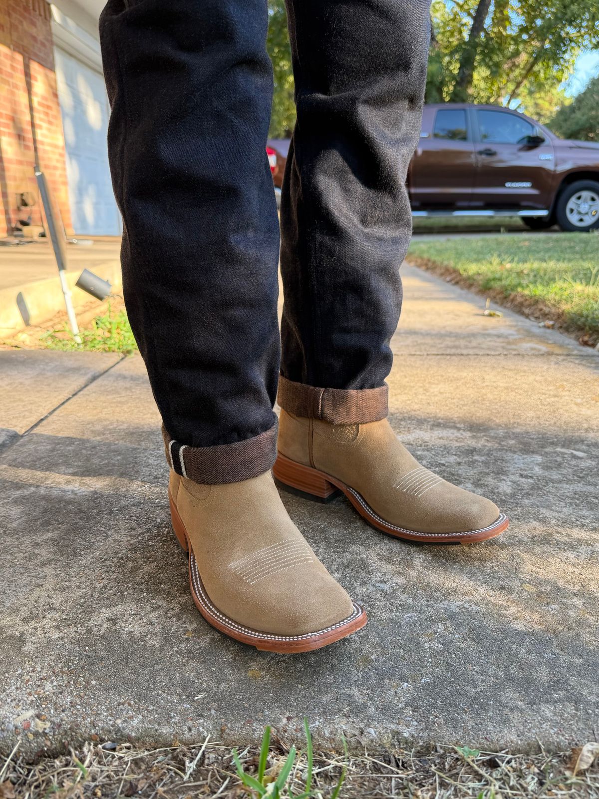 Photo by itsyaboisqueak on October 6, 2025 of the Rios of Mercedes Cowboy Boots in Horween Marine Field Roughout.