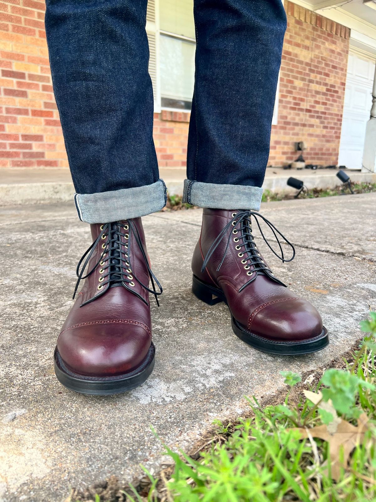 Photo by itsyaboisqueak on March 7, 2025 of the Viberg MTO in Horween Burgundy Wooly.