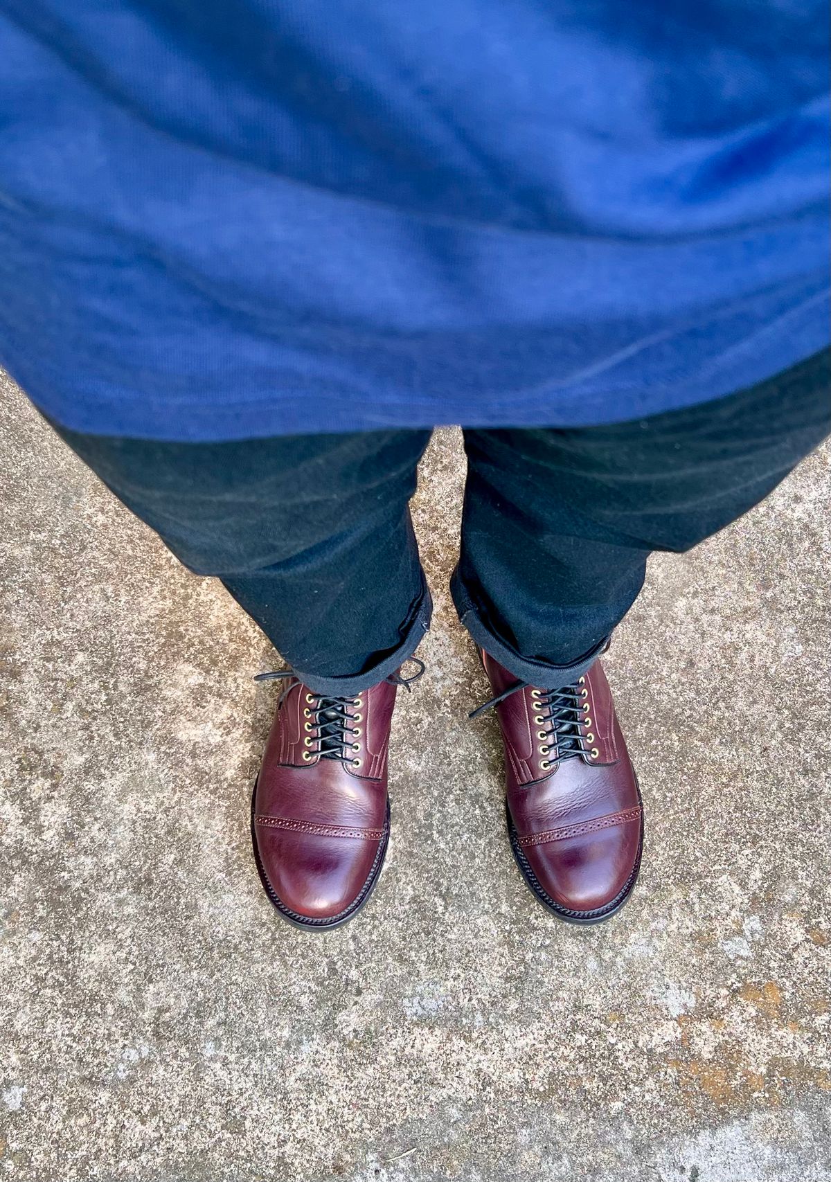 Photo by itsyaboisqueak on August 16, 2025 of the Viberg MTO in Horween Burgundy Wooly.