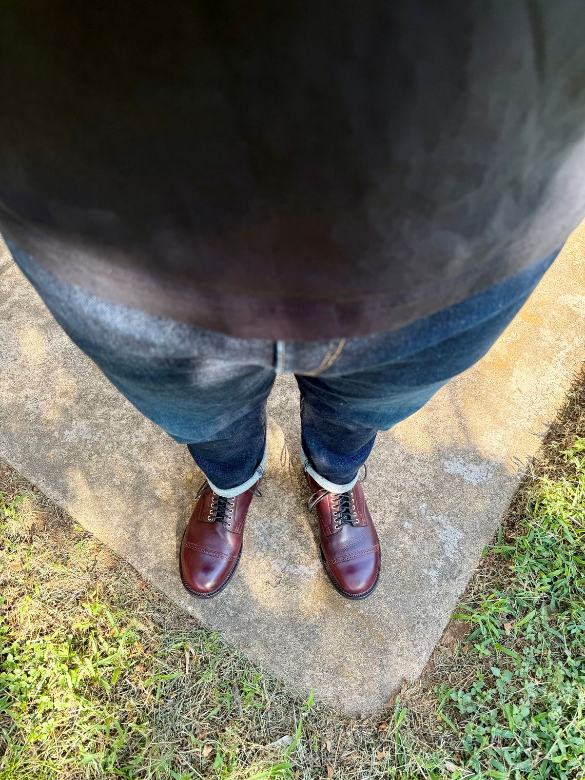 Photo by itsyaboisqueak on September 27, 2025 of the Viberg MTO in Horween Burgundy Wooly.