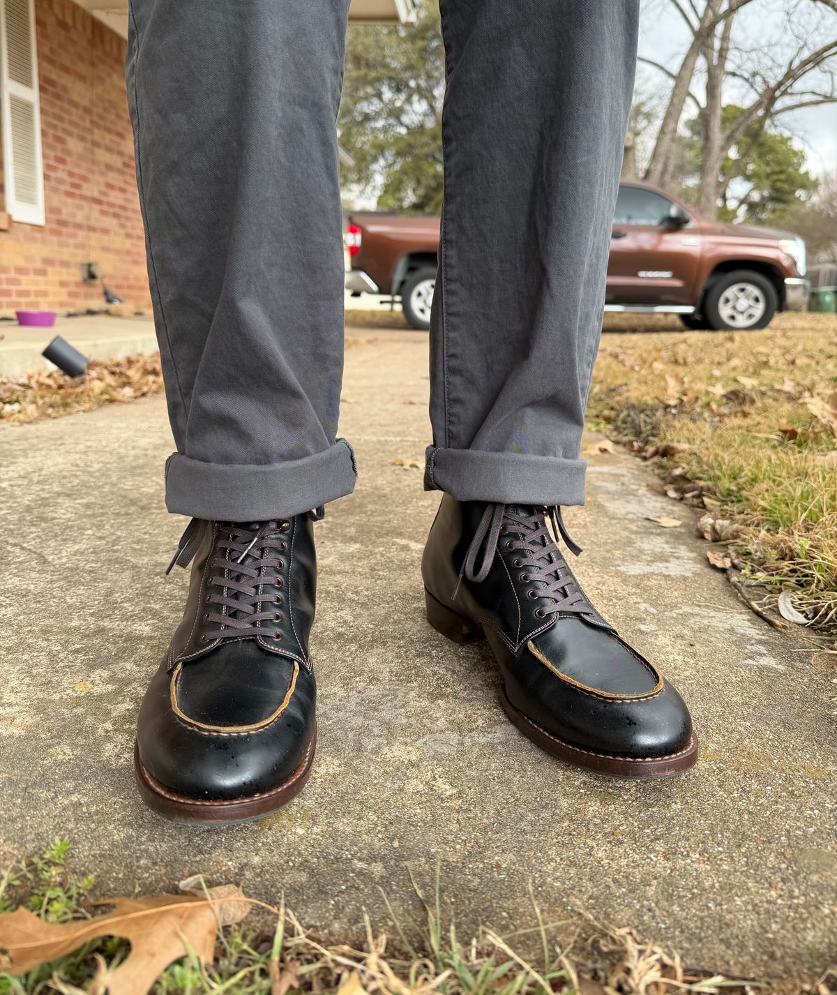 Photo by itsyaboisqueak on February 3, 2026 of the The 2 Monkeys Sportif Boots in Teacore Black Calf.