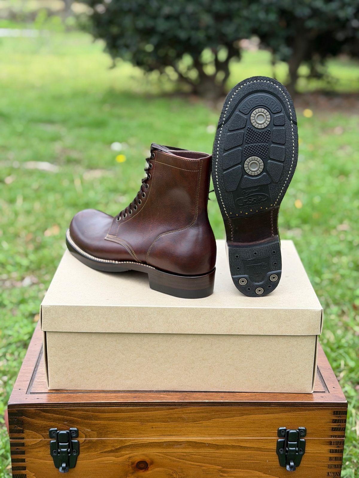 Photo by itsyaboisqueak on March 10, 2026 of the Skuce 7” Boot in Badalassi Carlo Walnut Nemesis.