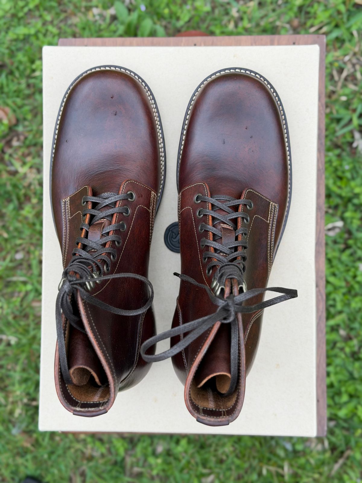 Photo by itsyaboisqueak on March 10, 2026 of the Skuce 7” Boot in Badalassi Carlo Walnut Nemesis.