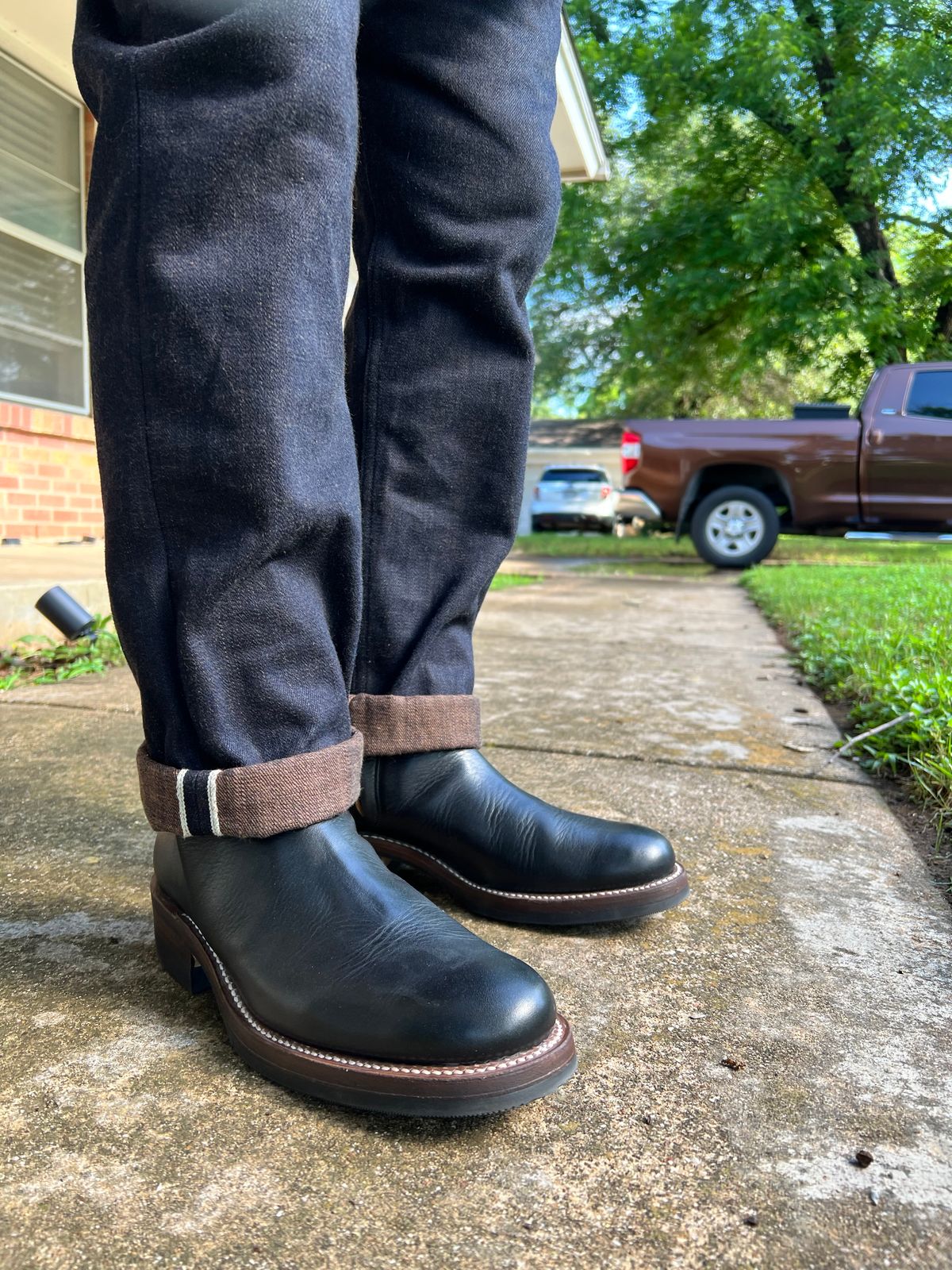 Photo by itsyaboisqueak on May 27, 2025 of the Addict X Rolling Dub Trio Casper in Black Steerhide.