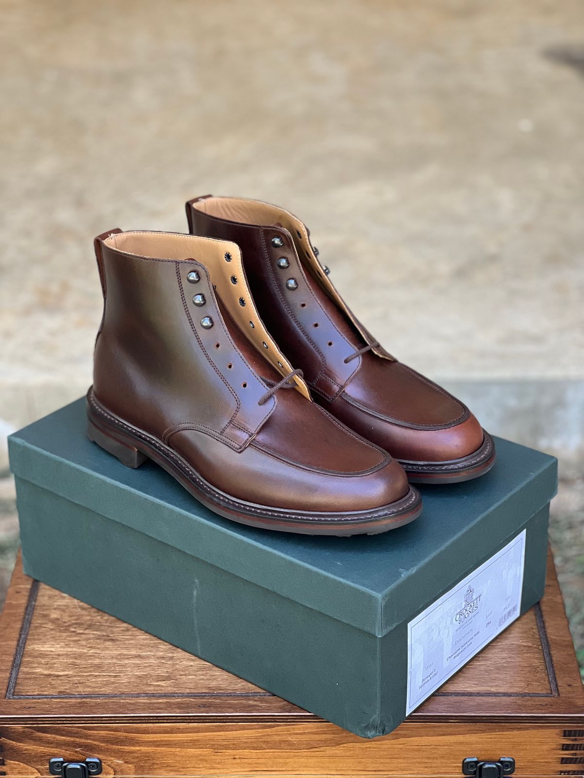 Photo by itsyaboisqueak on September 12, 2025 of the Crockett & Jones Donegal 2 in Chocolate Hurricane Hide.