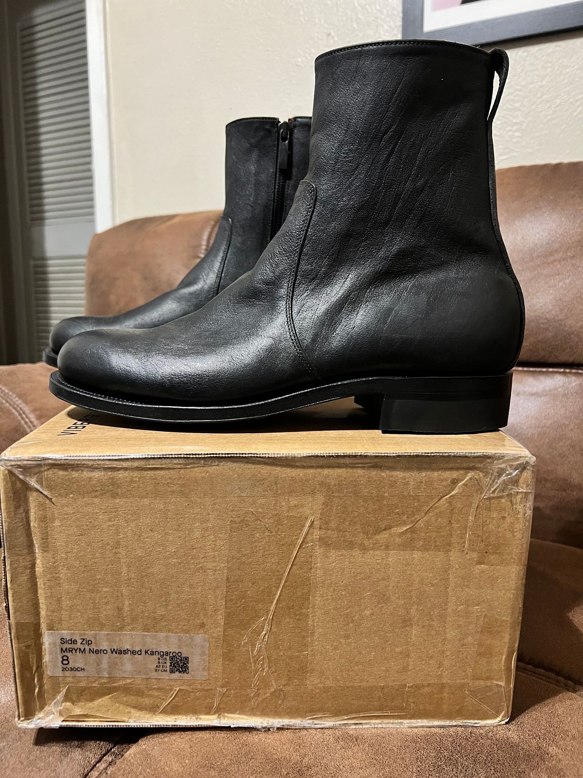 Photo by itsyaboisqueak on January 19, 2024 of the Viberg Side Zip in Maryam Nero Washed Kangaroo.